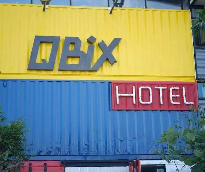 هتل Qbix