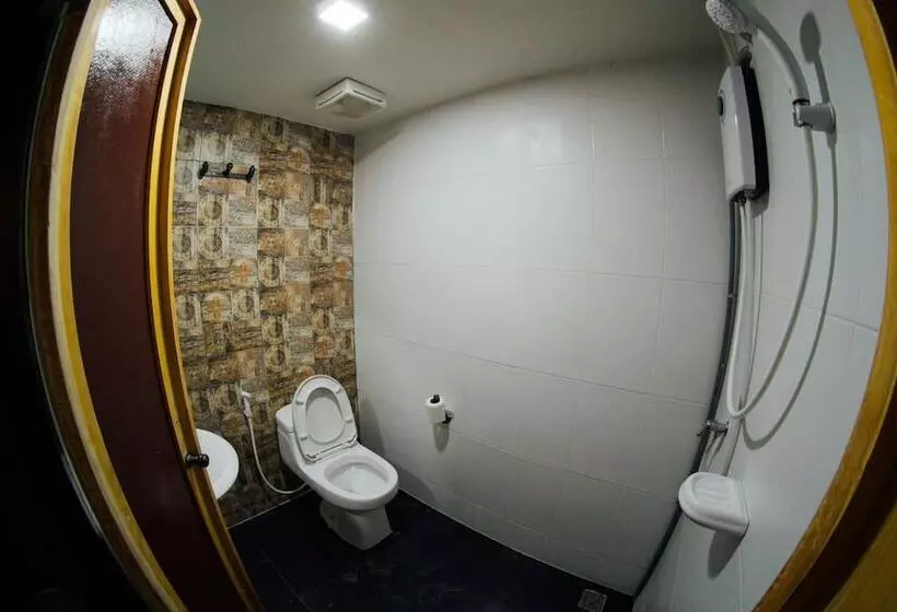 هتل Qbix