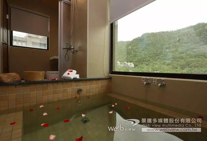 هتل Ruo Shui Hotspring