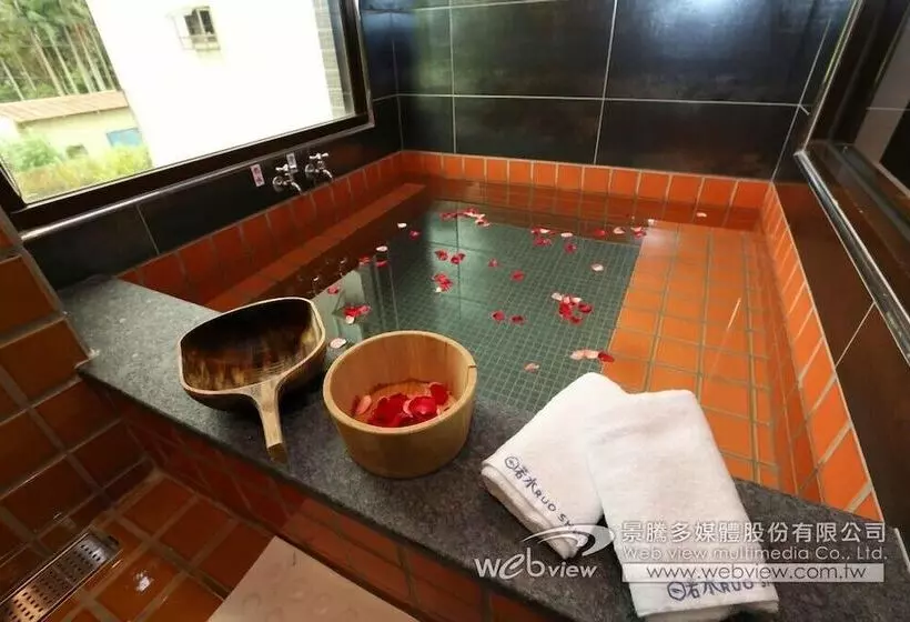 هتل Ruo Shui Hotspring