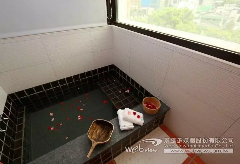 هتل Ruo Shui Hotspring