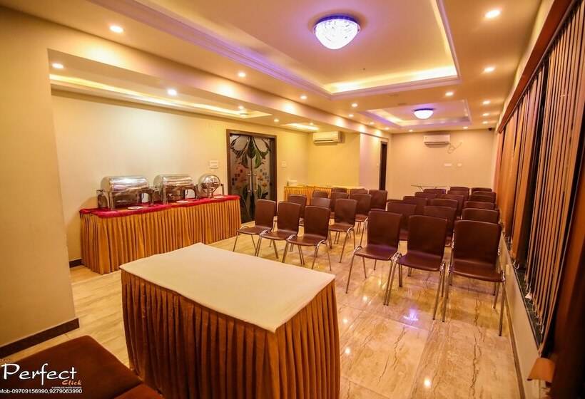 هتل The Mahal Inn