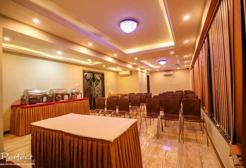 هتل The Mahal Inn