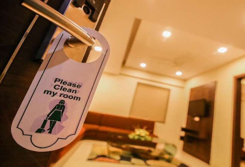 هتل The Mahal Inn