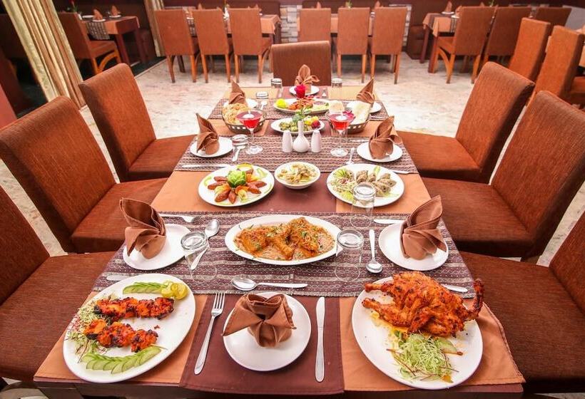 هتل The Mahal Inn