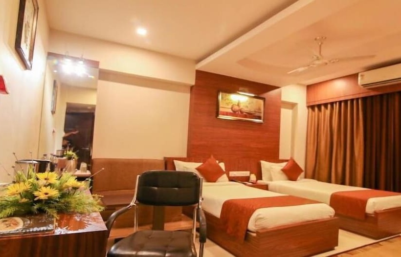 هتل The Mahal Inn