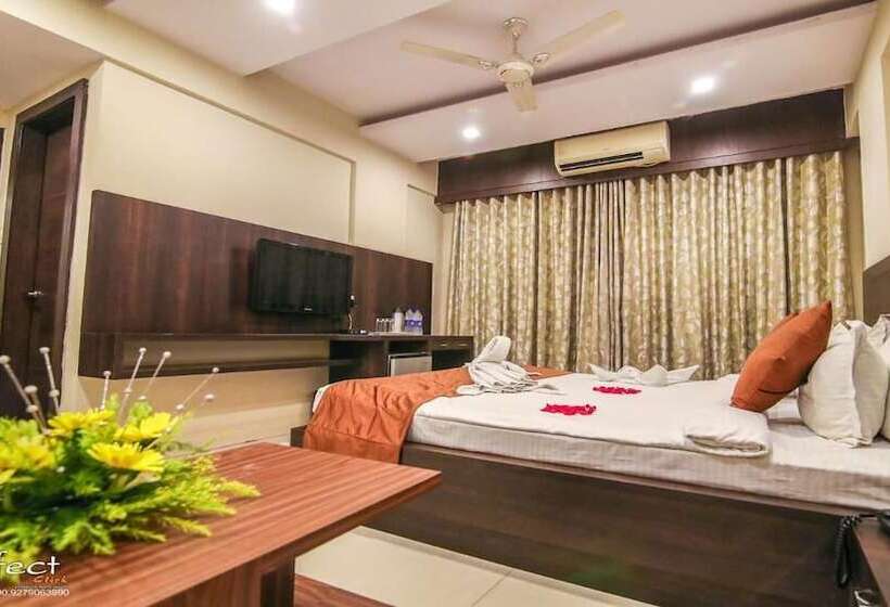 هتل The Mahal Inn