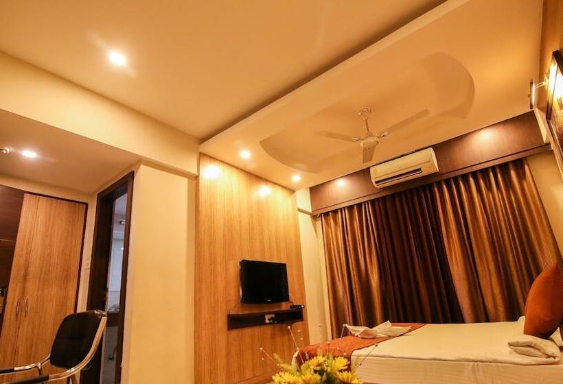 هتل The Mahal Inn