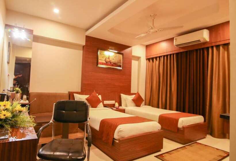 هتل The Mahal Inn