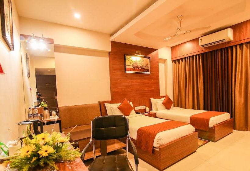 هتل The Mahal Inn