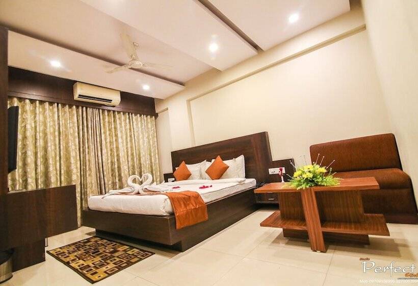 هتل The Mahal Inn