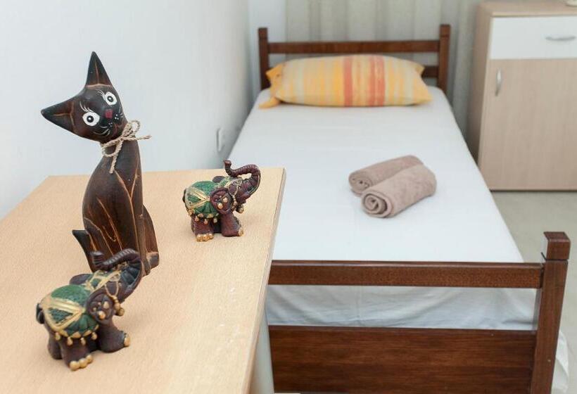 פנסיון Guest House Mara