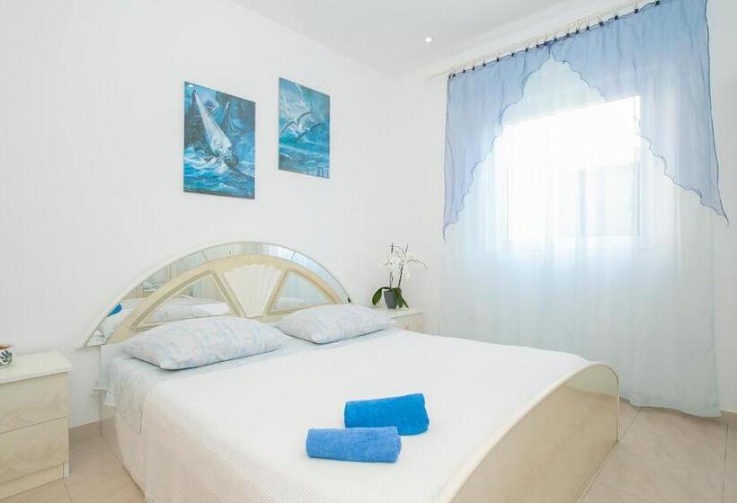 פנסיון Guest House Mara