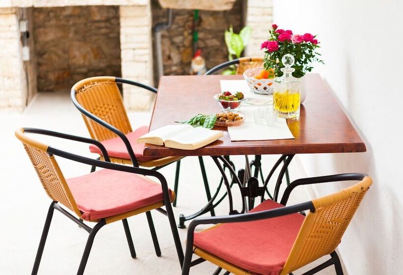 פנסיון Guest House Mara