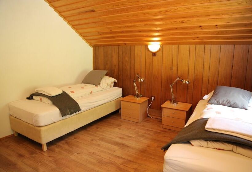 پانسیون Old Cottage   Reynivellir Ii