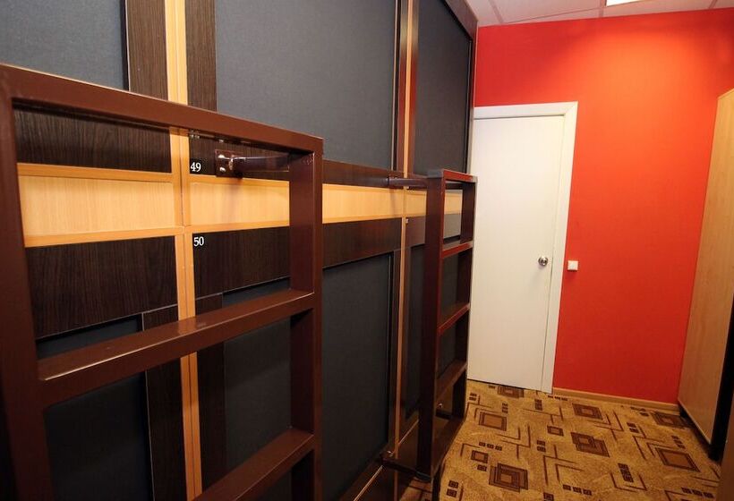 ユースホステル Homebox Capsule