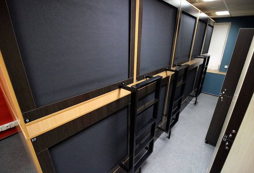 ユースホステル Homebox Capsule