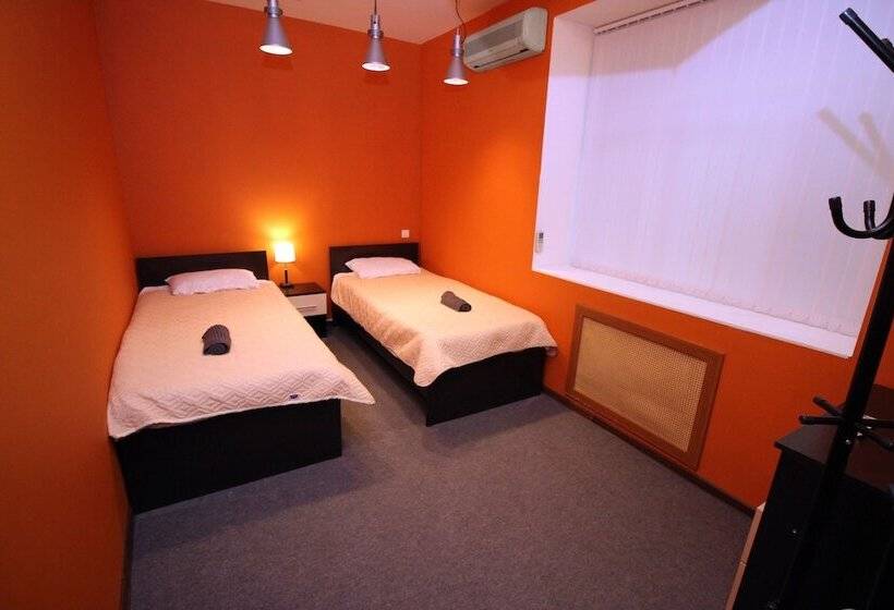 ユースホステル Homebox Capsule