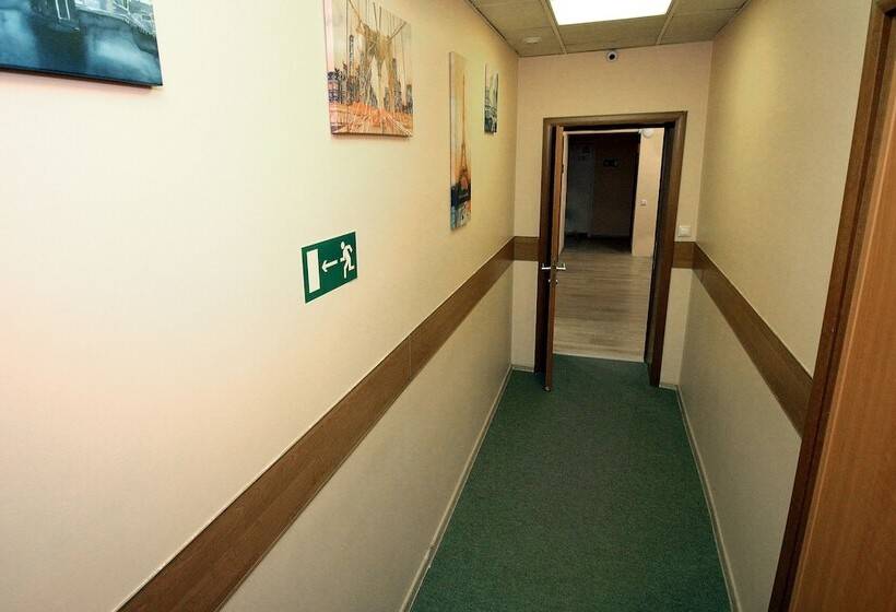 ユースホステル Homebox Capsule