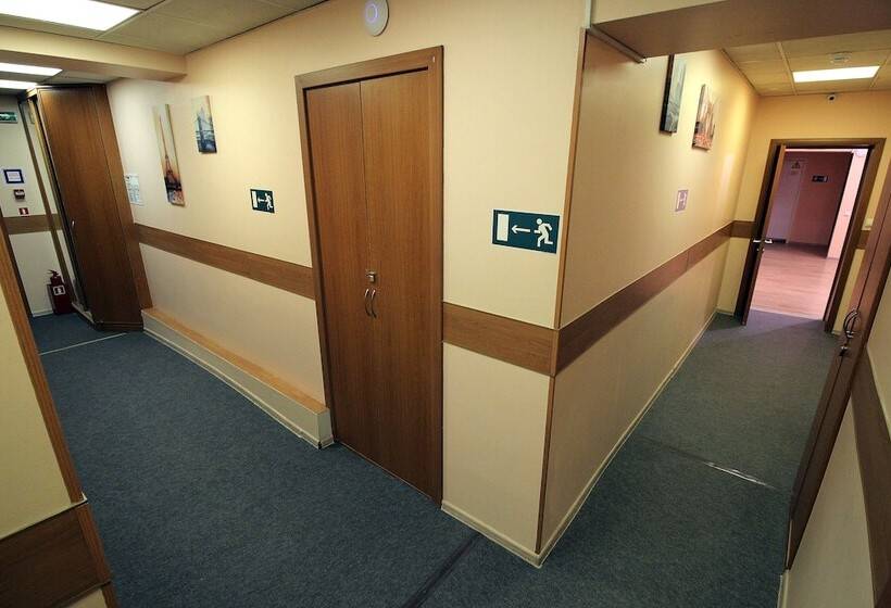 ユースホステル Homebox Capsule