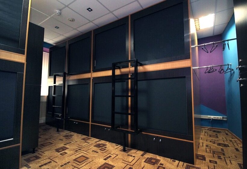 ユースホステル Homebox Capsule