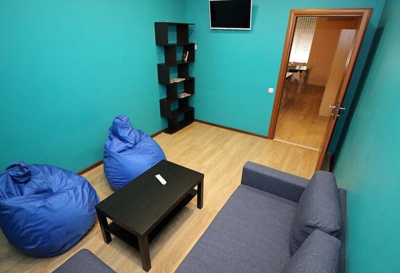 ユースホステル Homebox Capsule