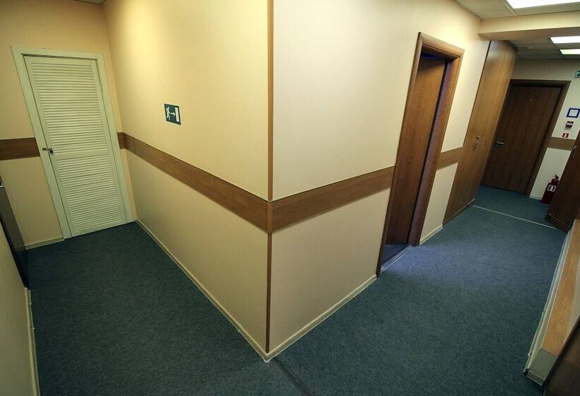 ユースホステル Homebox Capsule