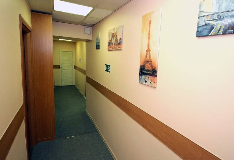 ユースホステル Homebox Capsule