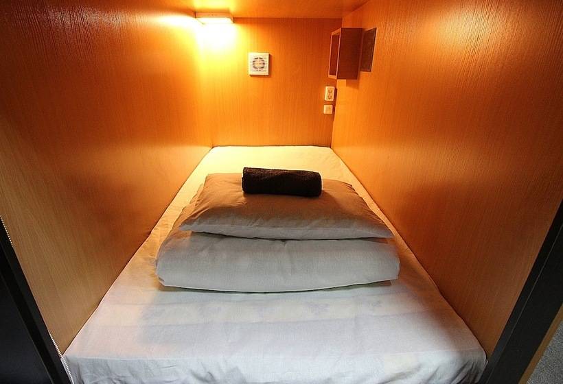 ユースホステル Homebox Capsule