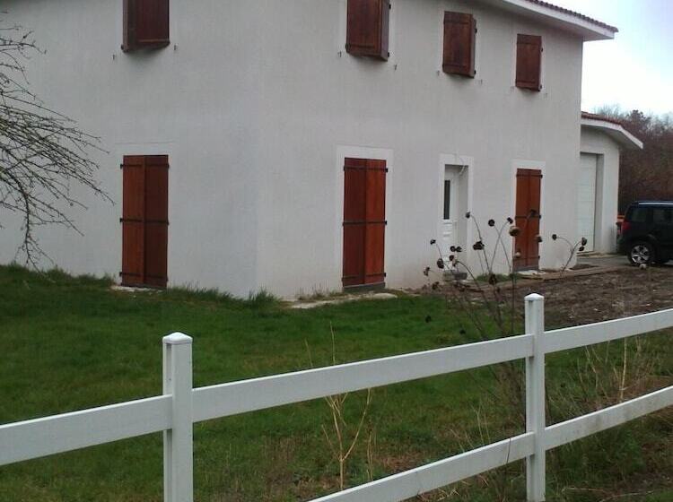 مبيت وإفطار Chambres D'hôtes Ronquer