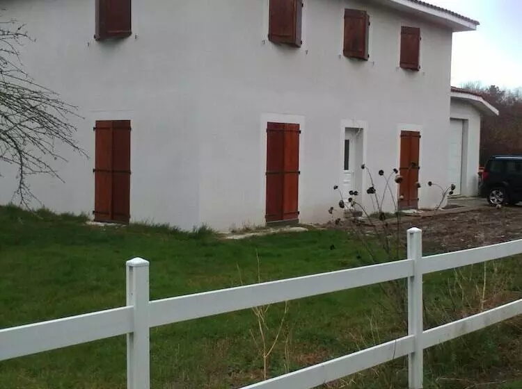 Aamiaismajoitus (B&B) Chambres D'hôtes Ronquer