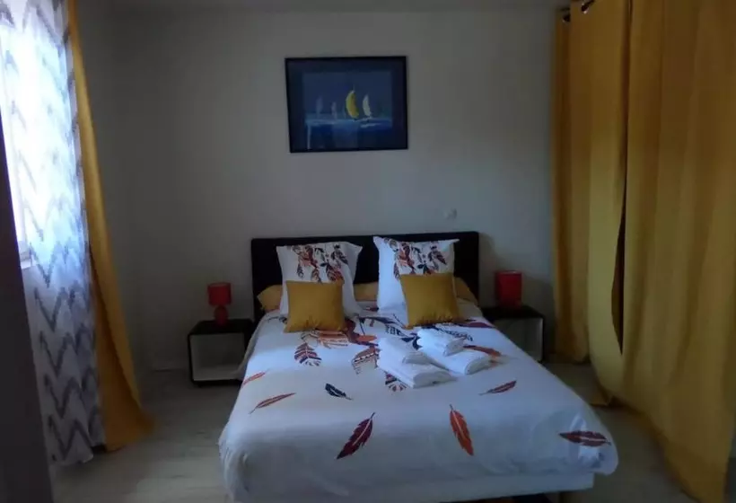 Aamiaismajoitus (B&B) Chambres D'hôtes Ronquer