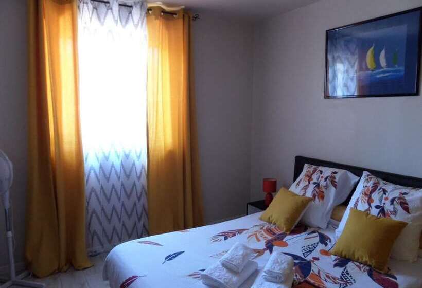 مبيت وإفطار Chambres D'hôtes Ronquer