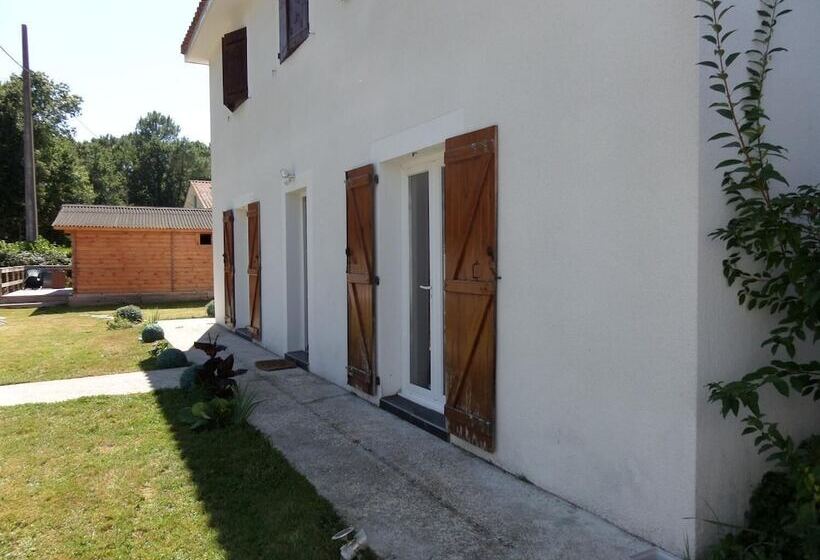 مبيت وإفطار Chambres D'hôtes Ronquer