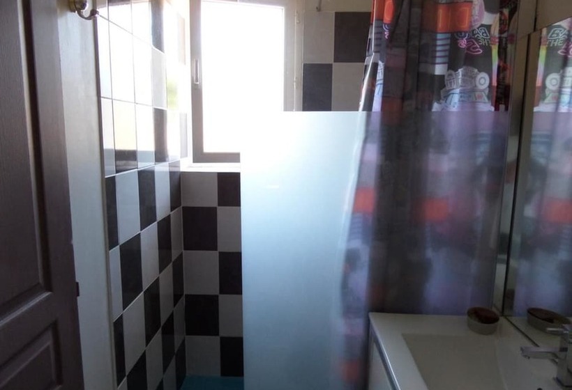 مبيت وإفطار Chambres D'hôtes Ronquer