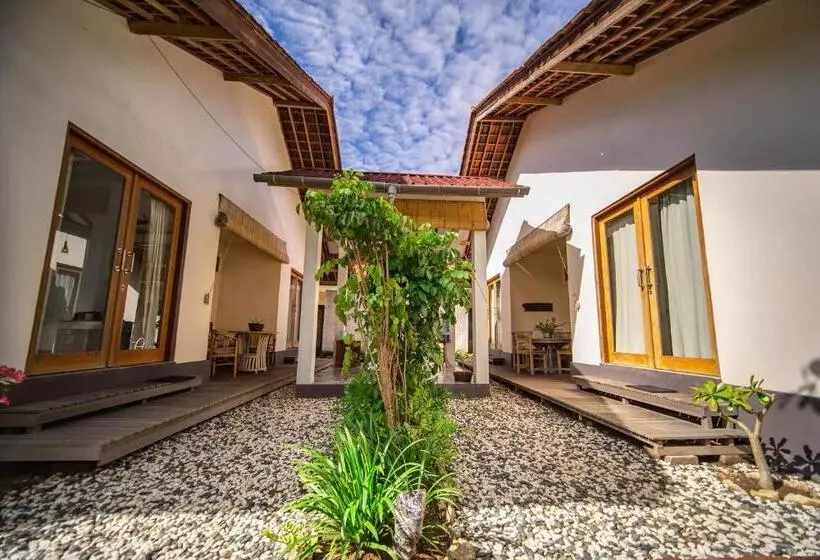 Aamiaismajoitus (B&B) Living Room Lembongan