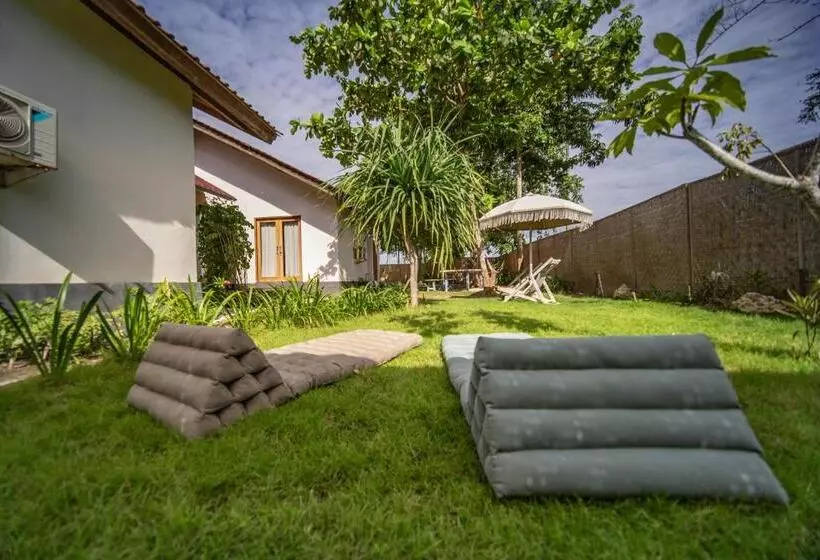 Aamiaismajoitus (B&B) Living Room Lembongan
