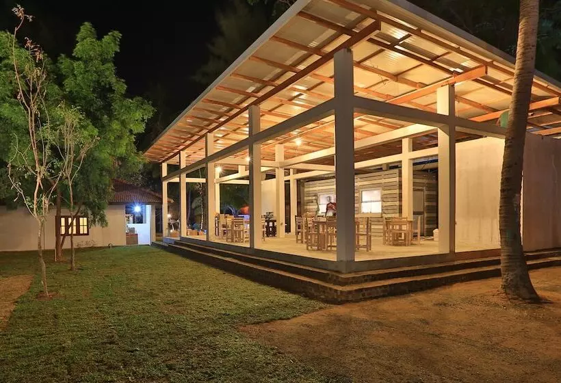 Hotelli Arugambay Podbay
