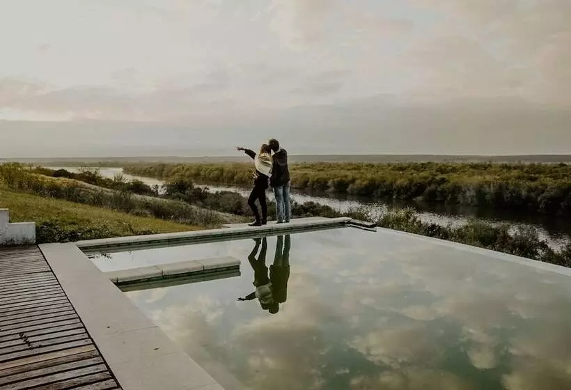 هتل Estancia Ninette