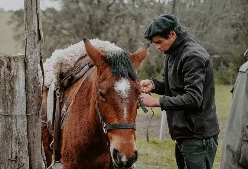 هتل Estancia Ninette