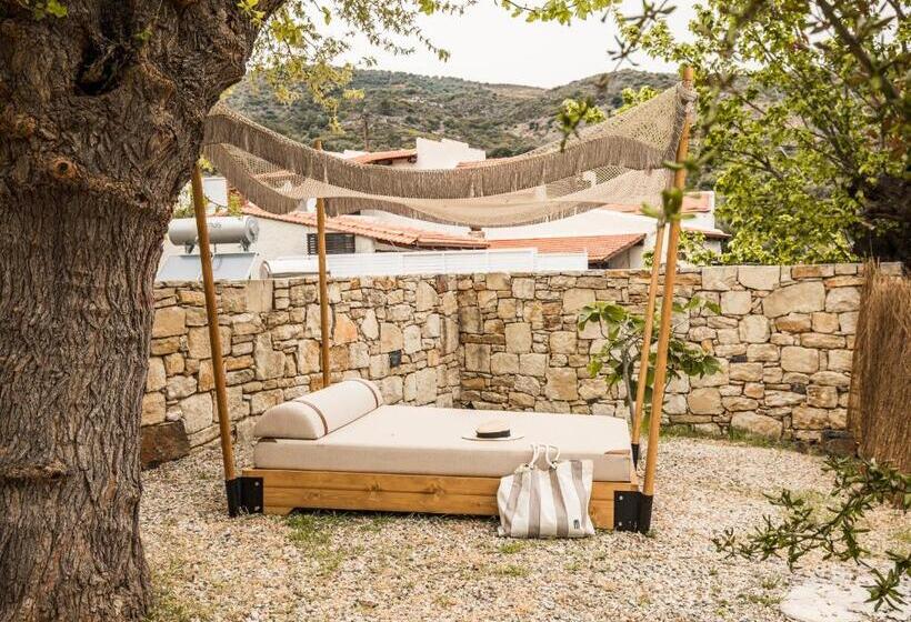 هتل Monastery Estate Retreat