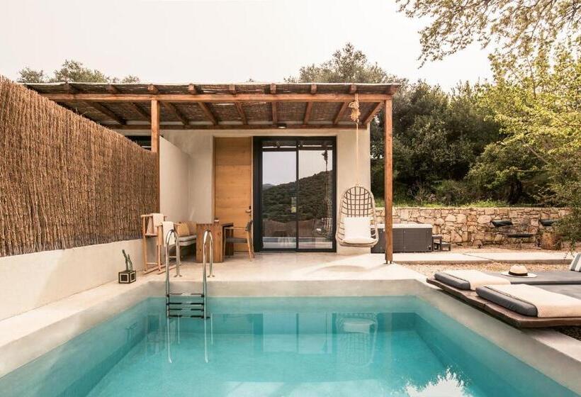 هتل Monastery Estate Retreat