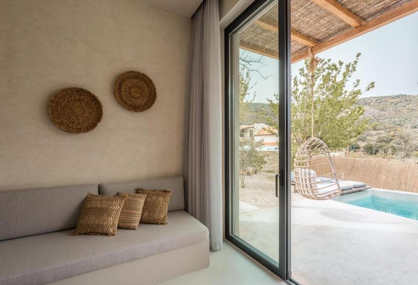 هتل Monastery Estate Retreat