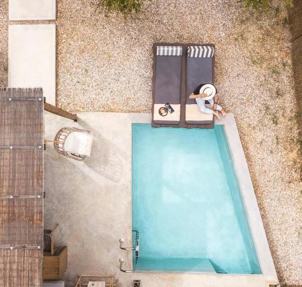 هتل Monastery Estate Retreat