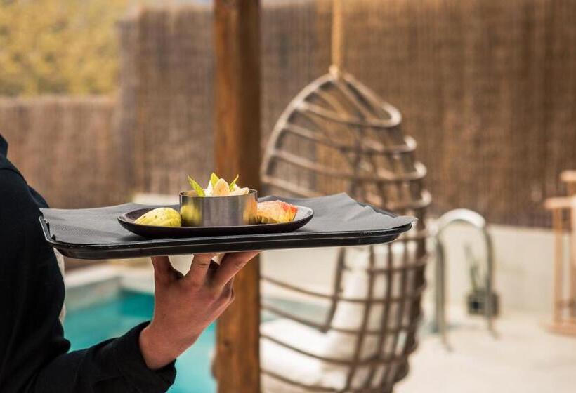 هتل Monastery Estate Retreat