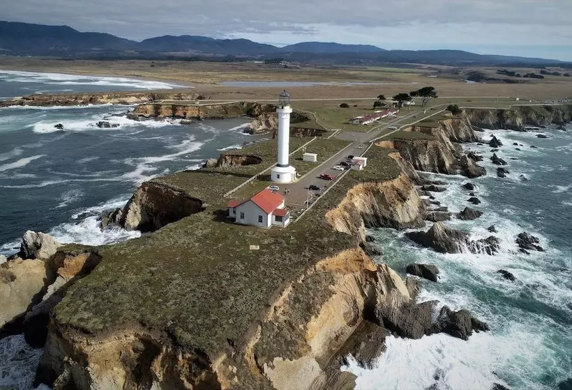 Hotelli Point Arena Lighthouse