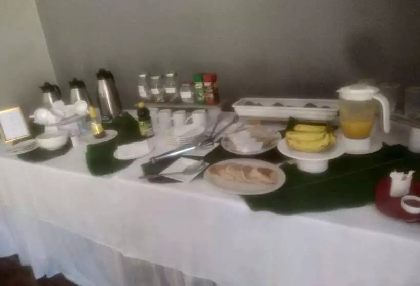 پانسیون Sheila's Lodge