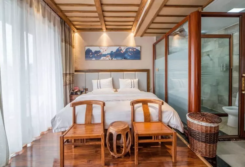 Riverside Boutique Inn