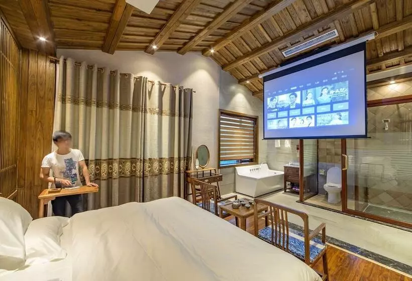 Riverside Boutique Inn