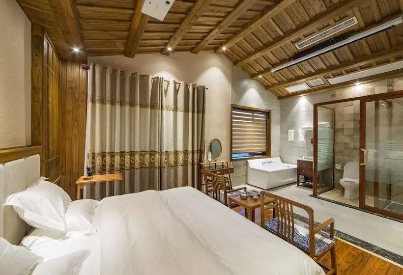 Riverside Boutique Inn